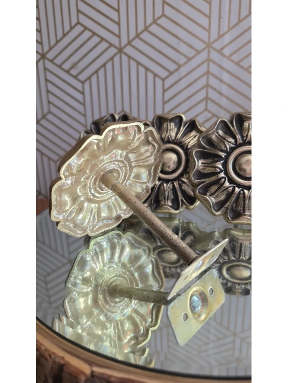 Vintage Brass Colored Daisy Decorative Curtain Tiebacks Finials Set of 4